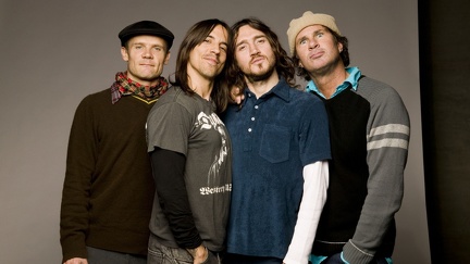 red-hot-chili-peppers-010336